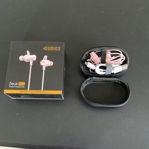 Wireless Headphones - never used